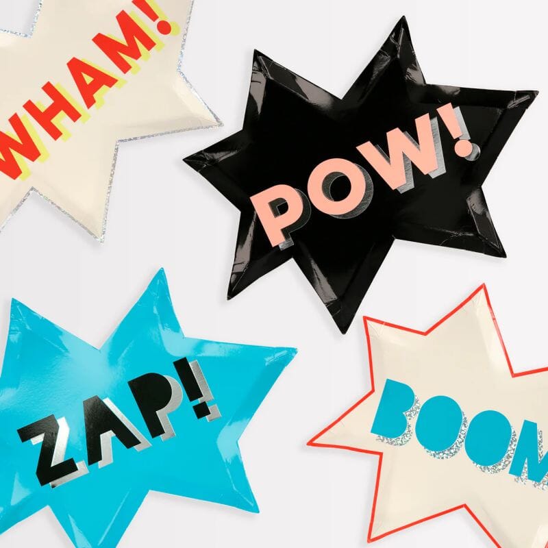 Парти чинии Superhero с впечатляващи дизайни "Zap, Wham, Pow и Boom", комплект от 8 броя, сребристи холографски акценти, идеални за детски рождени дни и тематични партита, Emotions Factory.